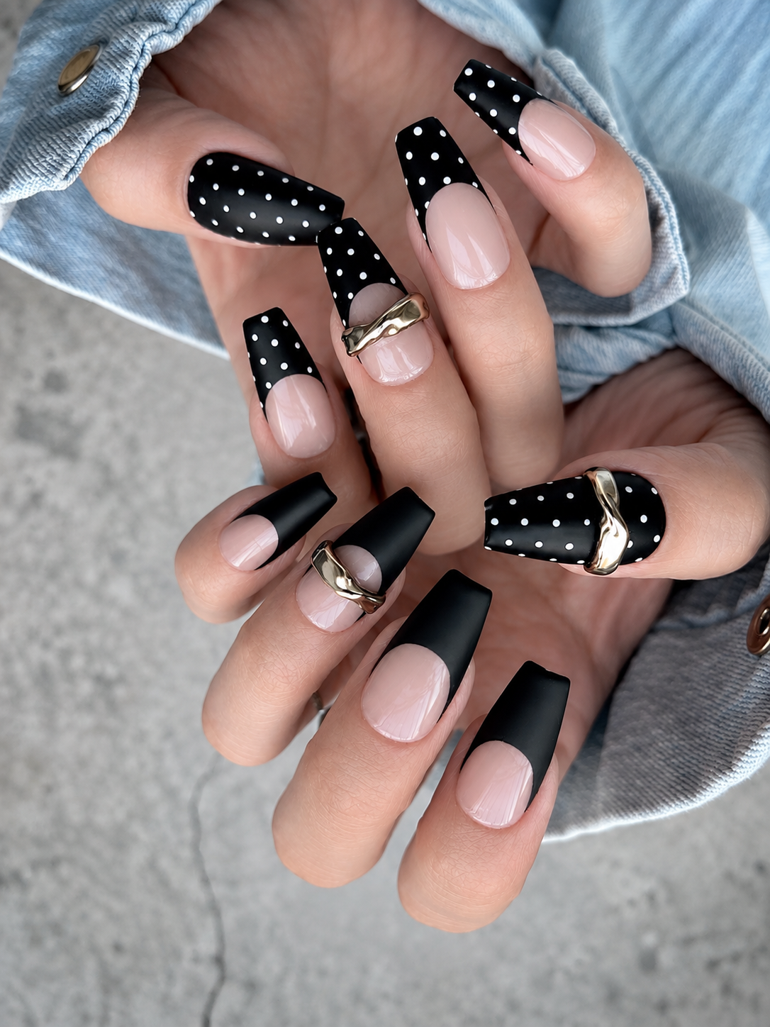 Black dot's French