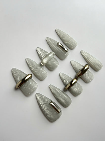 White Magnet & Ring