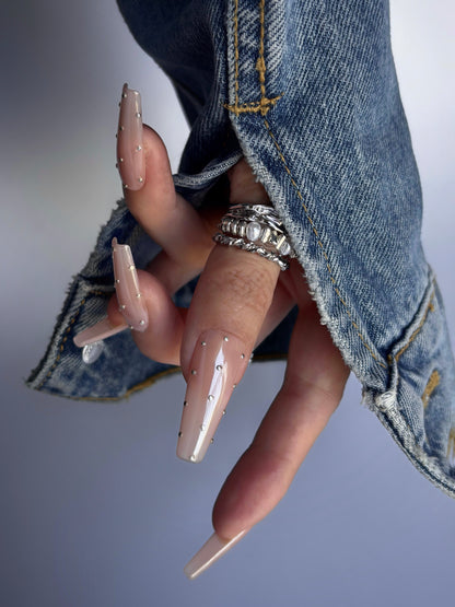 Nude Glow Stud