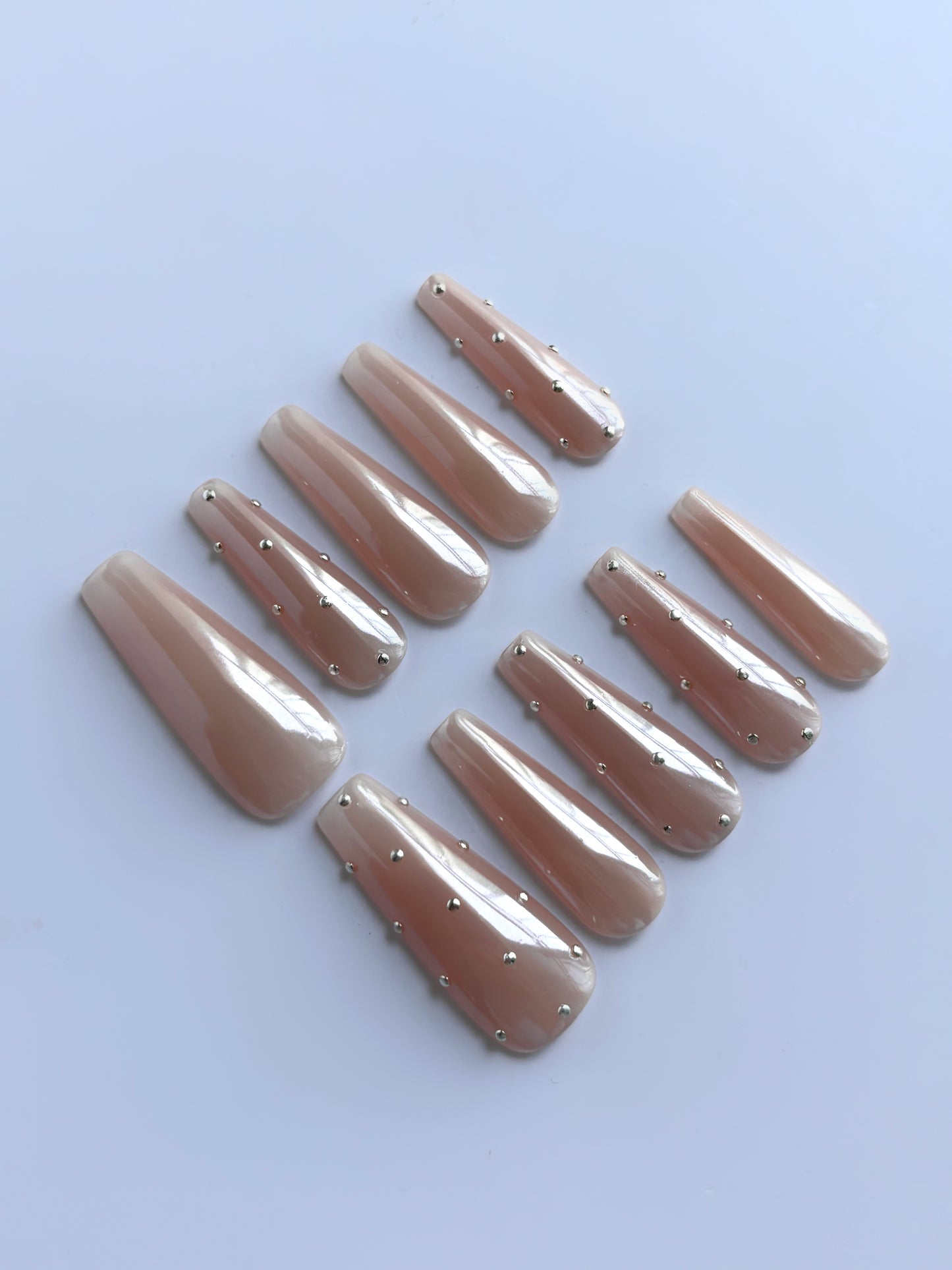 Nude Glow Stud