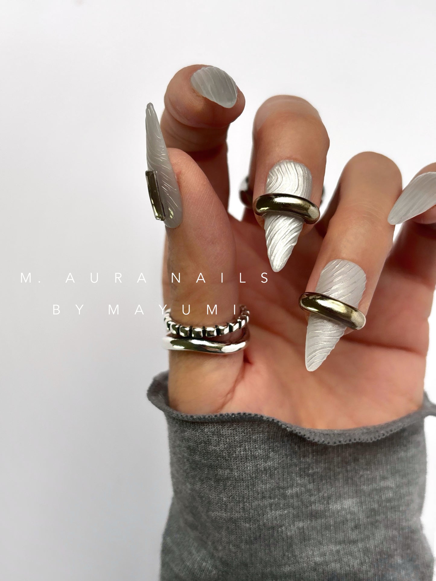 White Magnet & Ring