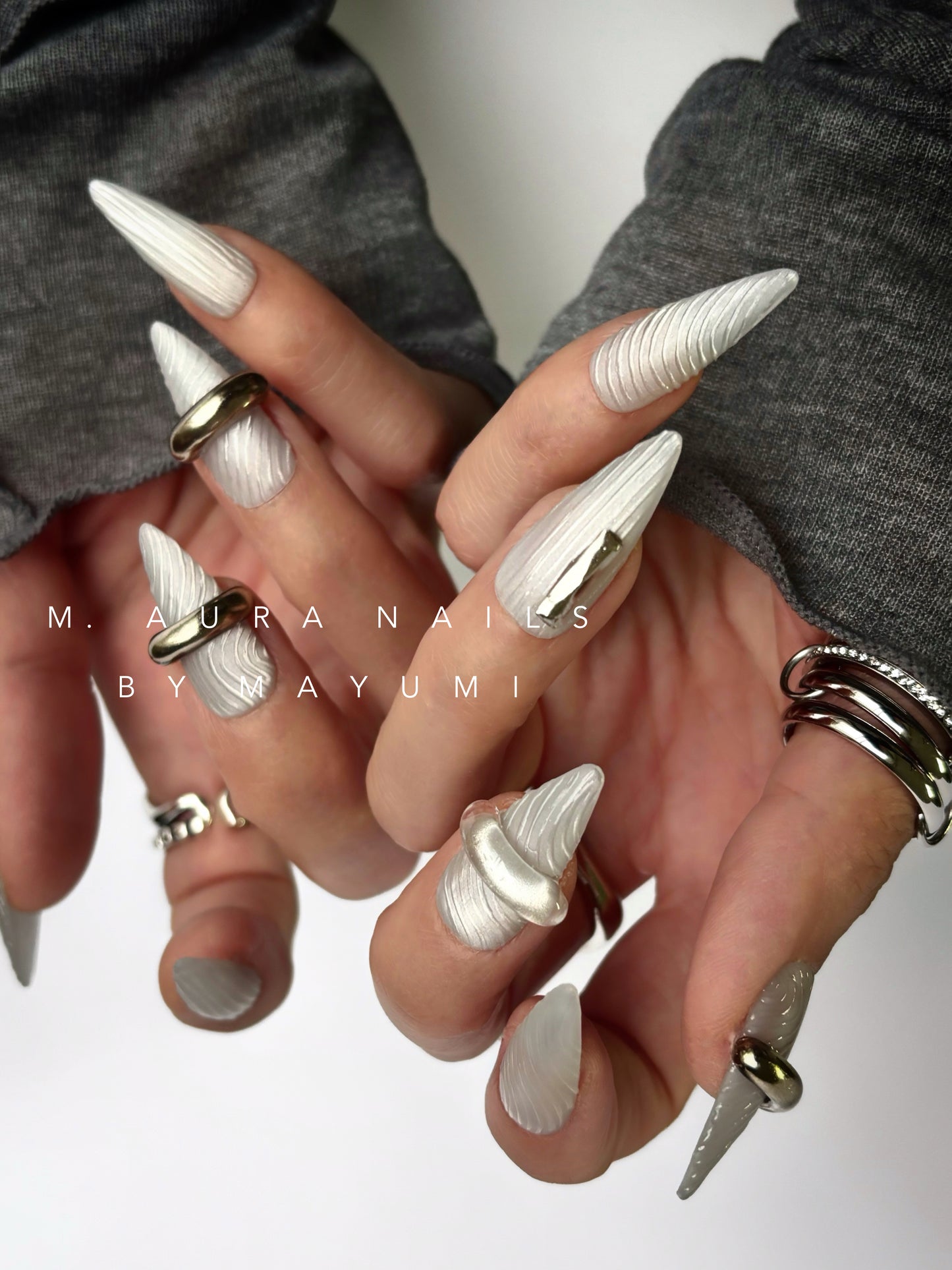 White Magnet & Ring